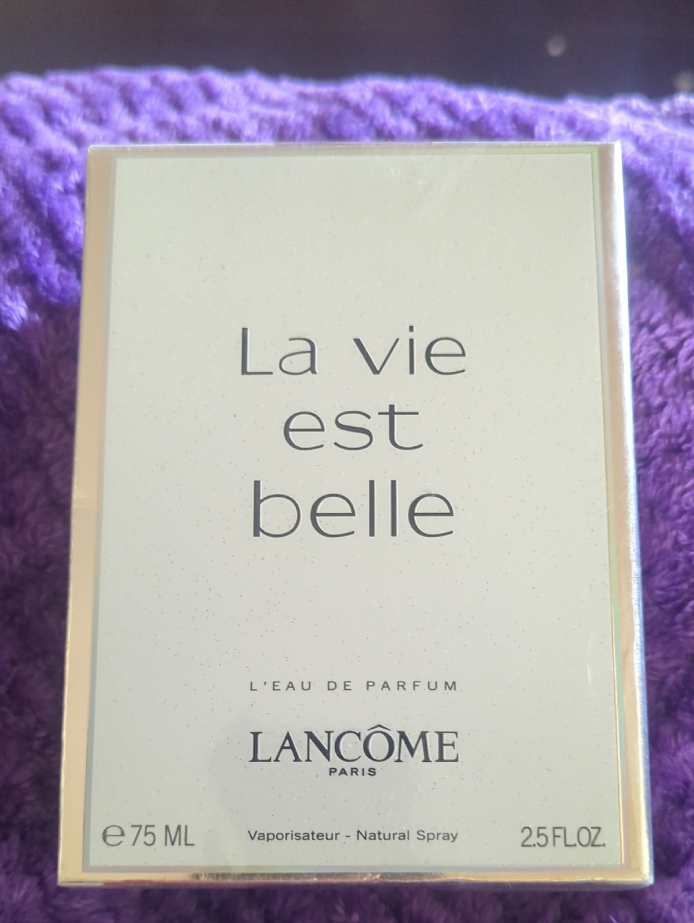 Lancôme La Vie Est Belle Eau de Parfum – White and Gold Box